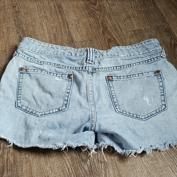 Free People low rise jean ripped shorts - Picture 3 of 3